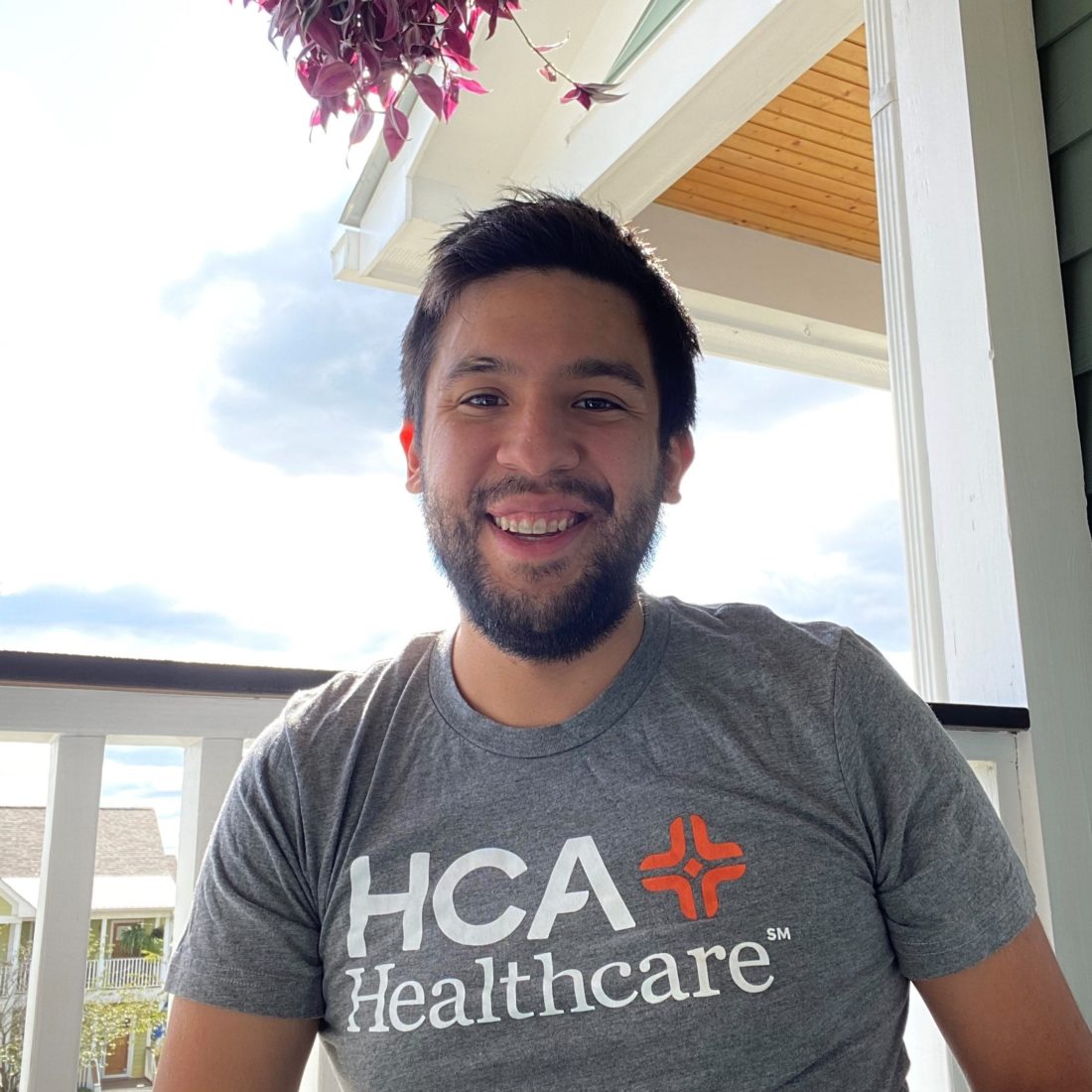 Man wearing HCA Healthcare t-shirt